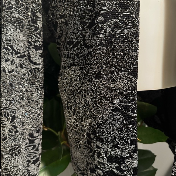 Alex Evenings Black and Silver Blazer with Intricate Pattern - Picture 7 of 13